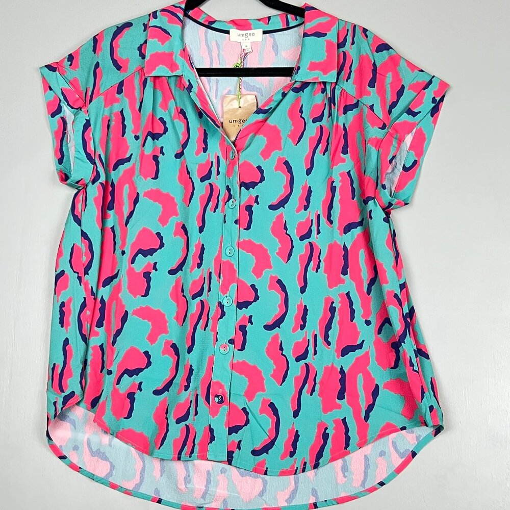 Umgee Button Up Blouse Medium NWT Fabric Covered Buttons